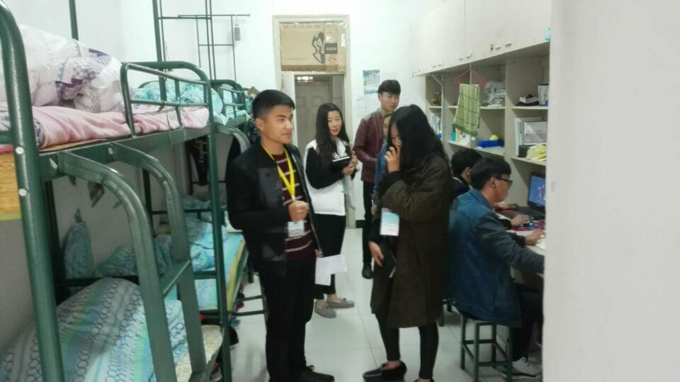 汽车系开展宿舍卫生安全大检查-滁州职业技术学院