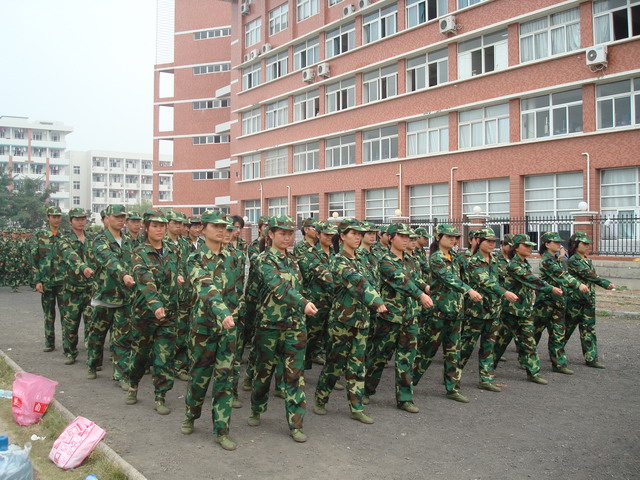 08级新生军训风采展 -信息工程学院-滁州职业技术学院
