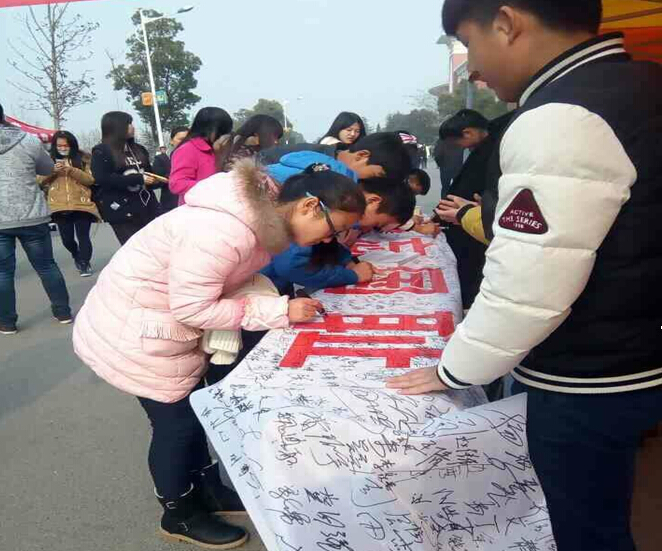 QQ截图20151216120529.jpg