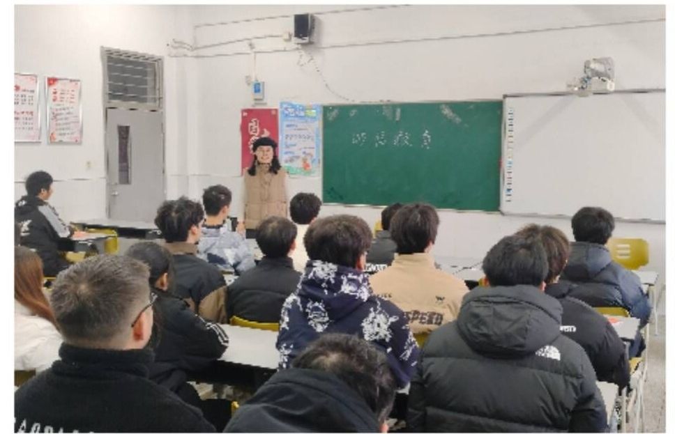 信息工程学院：开展“树立优良学风，加强考风考纪”诚信考试主题班会活动