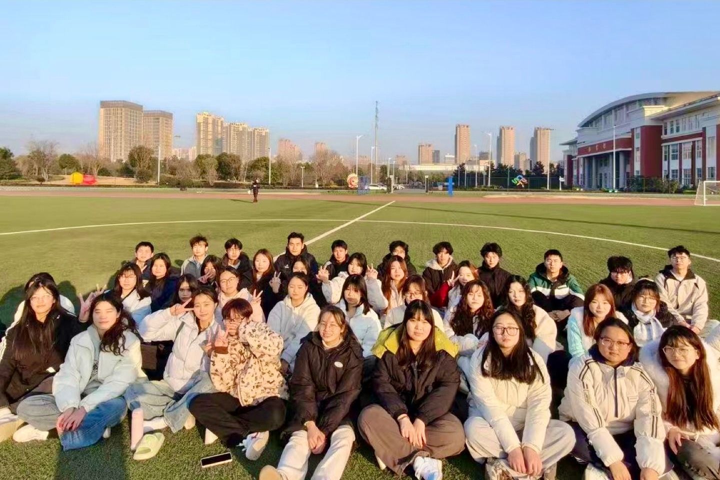 食环学院：凝心聚力迎元旦 青春同行筑韶华