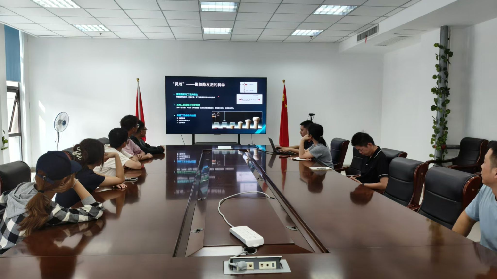 深化产教融合，赋能人才培养：电子信息系师生赴中认倍佳开展企业实践活动